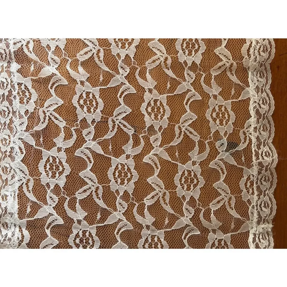 Vintage White Lace Table Runner Oval Cottage Farmhouse Wedding Cottagecore Decor